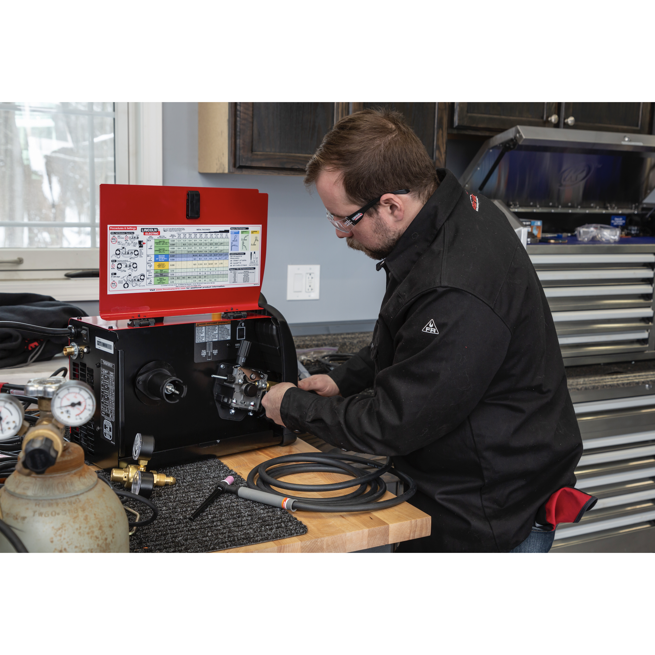 Lincoln POWER MIG 140 MP - K4498-1 Multi-Process Welder: A Great Deal