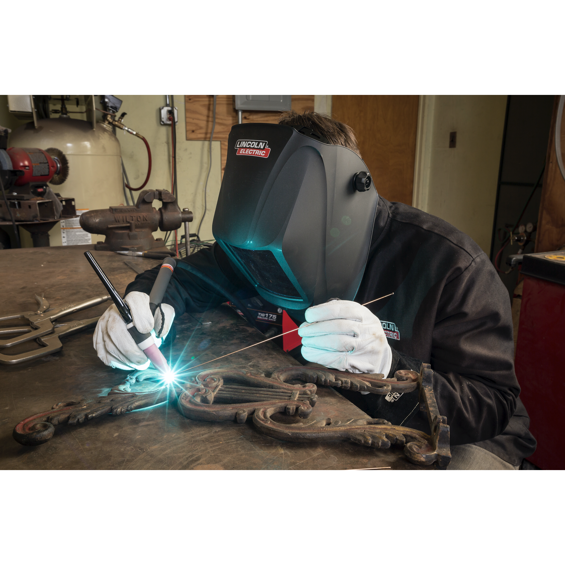 Lincoln K3371-1 Matte Black Fixed Shade 11 Passive Welding Helmet