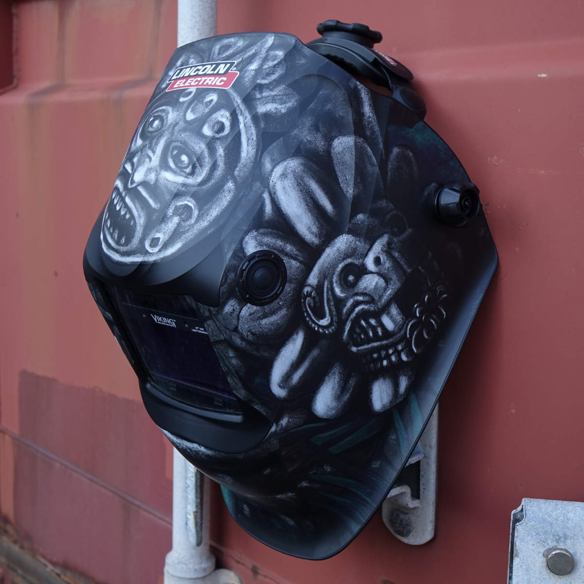 Lincoln Viking 1840 4C Aztec Economical Auto - Darkening Welding Helmet - K4175 - 4 with 5 - Year Warranty