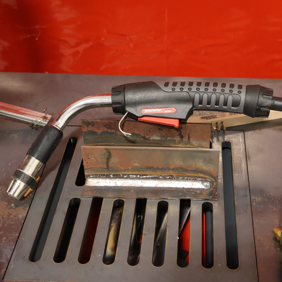 Hot Deal! Lincoln Magnum PRO 250L MIG Welding Gun with Miller Connector K4873-2