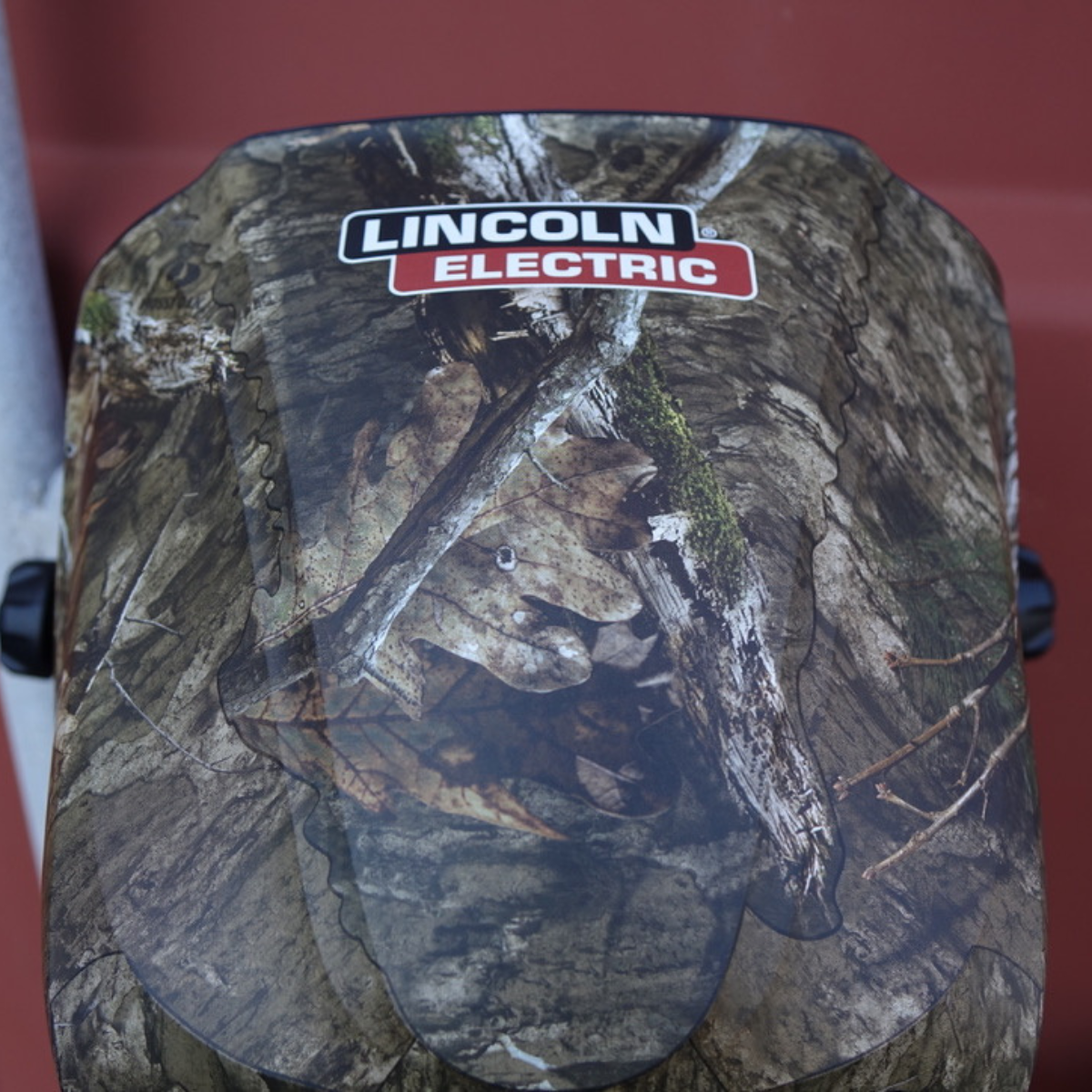 Lincoln Viking 1740 4C Mossy Oak Auto - Darkening Welding Helmet K5241 - 3: Great Value for Welders