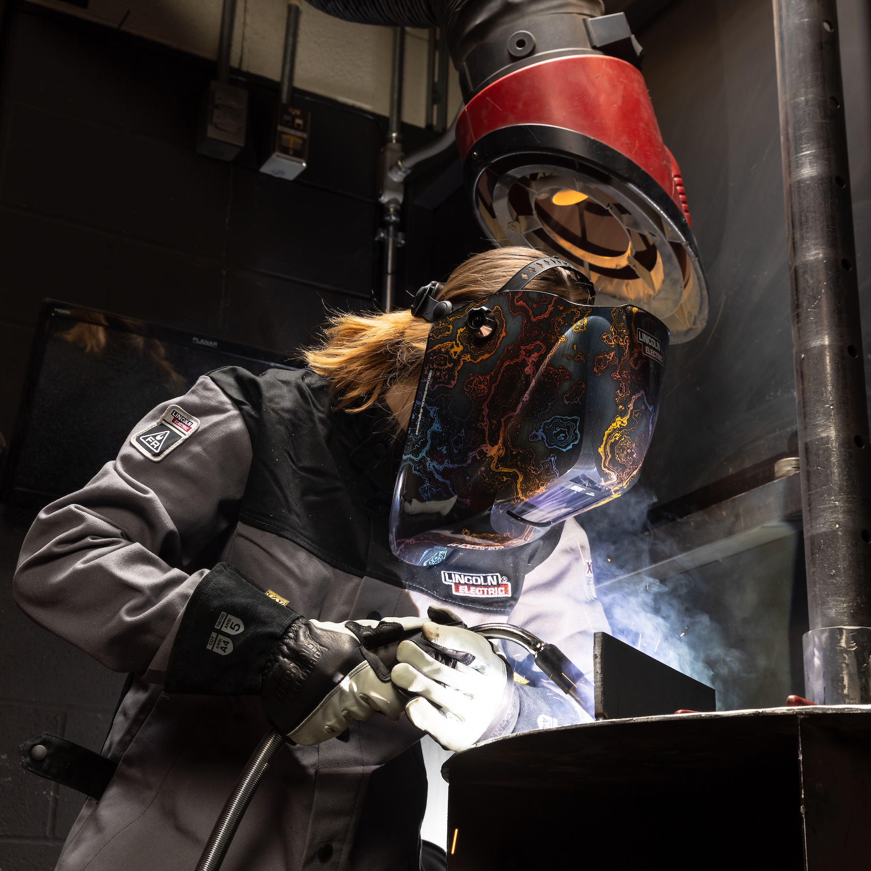 Hot Deal: Lincoln Viking 1840 4C Tempered Welding Helmet K5432 - 4